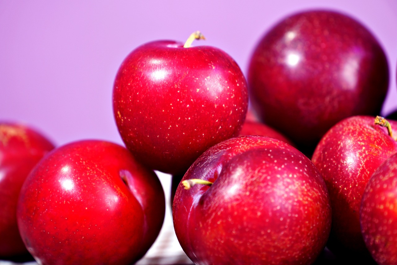 Plum ( Aloobukhara)